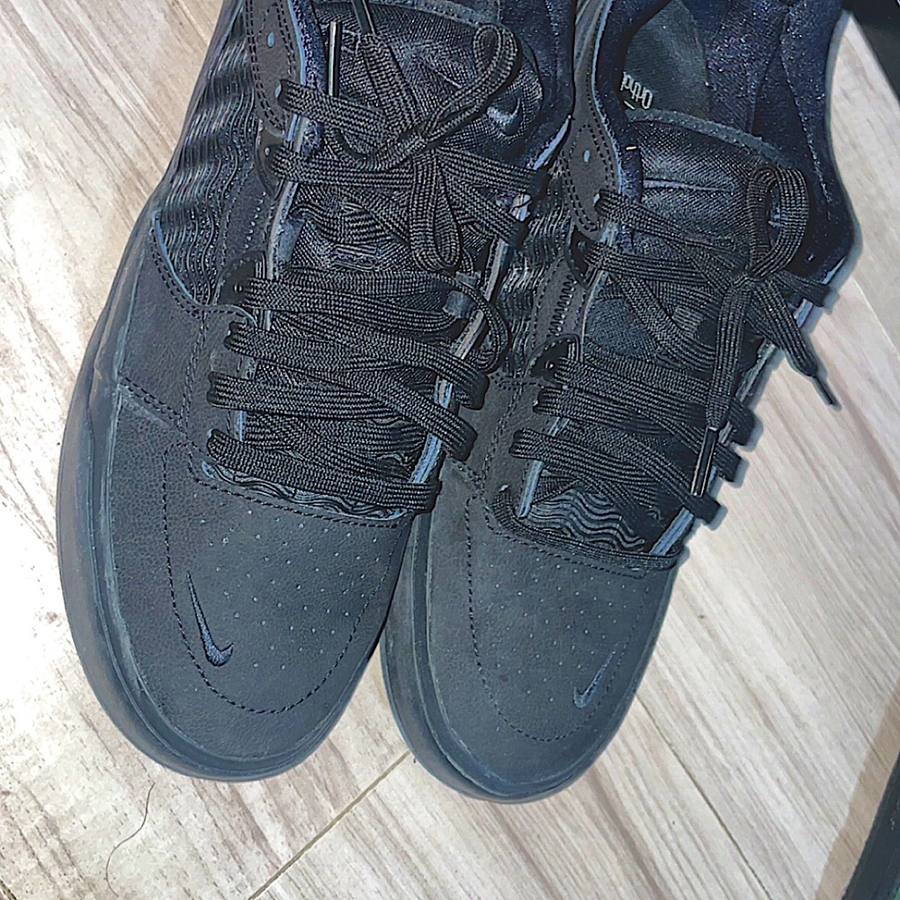 men sneakers no box worn once